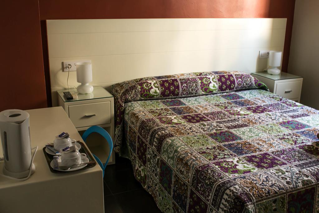 Hostal San Vicente II Sevilla Szoba fotó