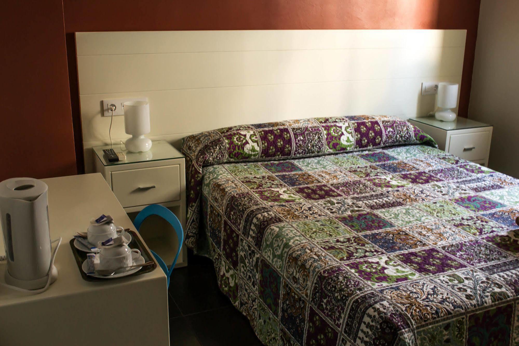 Hostal San Vicente II Sevilla Kültér fotó