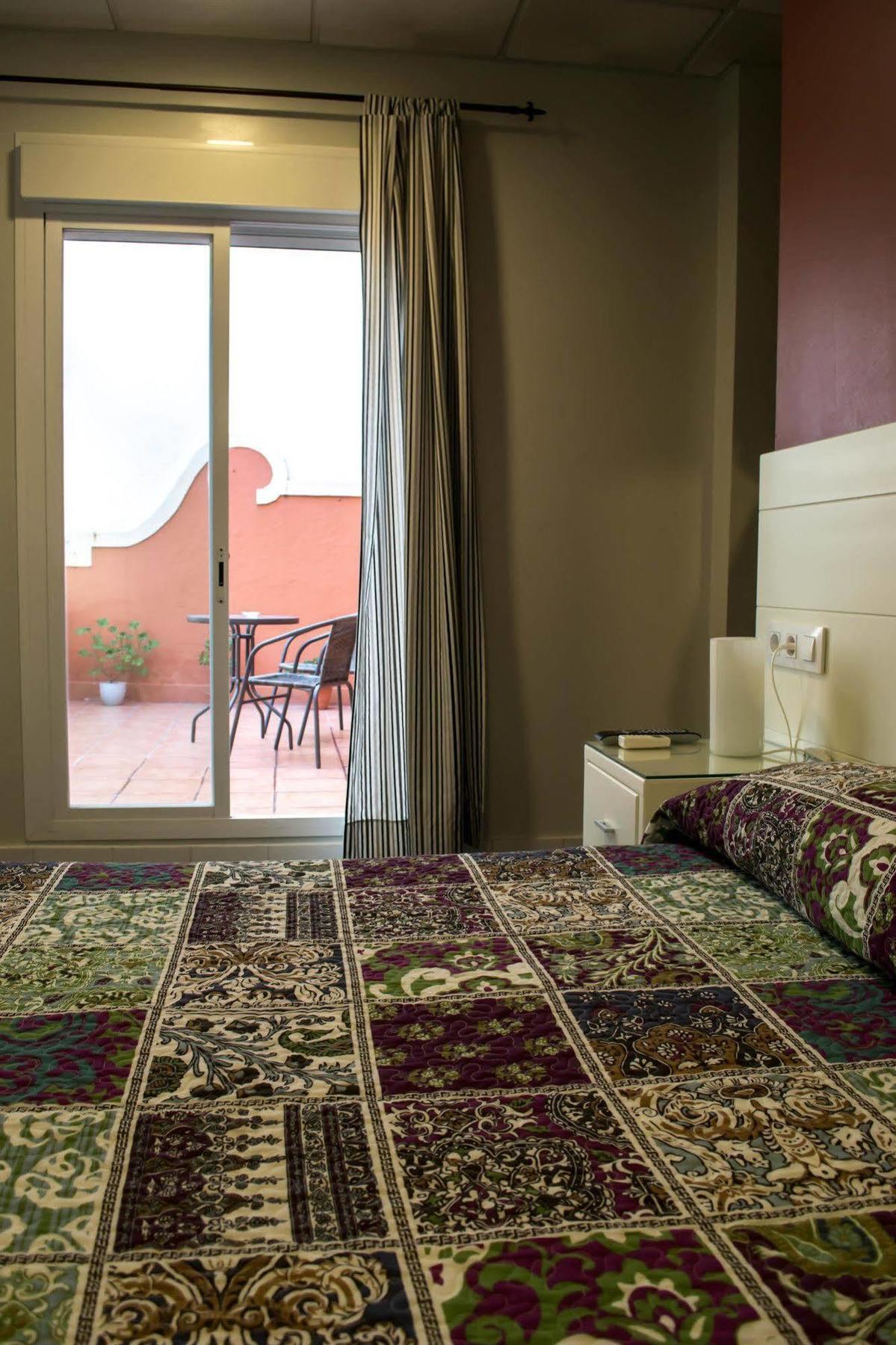 Hostal San Vicente II Sevilla Kültér fotó